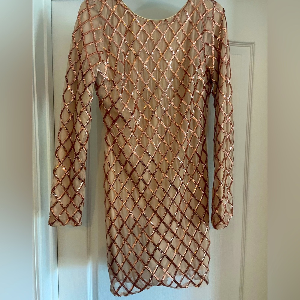 Large size dress. Runs small.